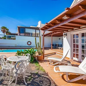 Villa Villa Tías Tías